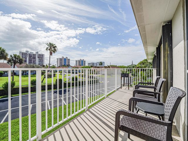 3206 S Lakeview Circle 1206, Hutchinson Island, FL 34949