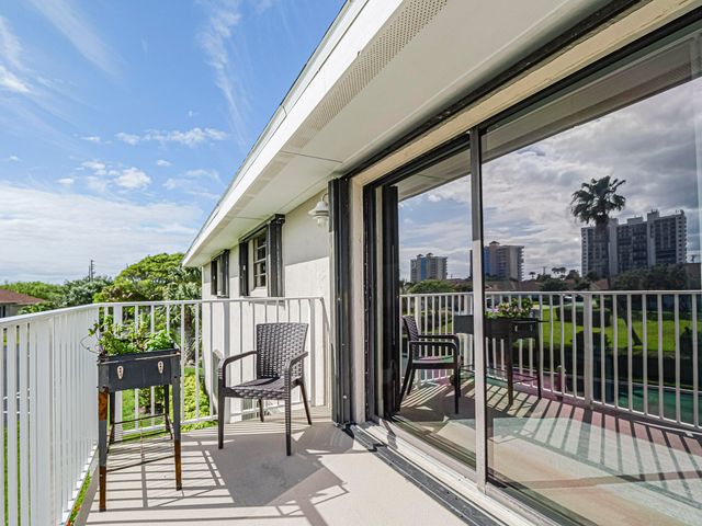 3206 S Lakeview Circle 1206, Hutchinson Island, FL 34949