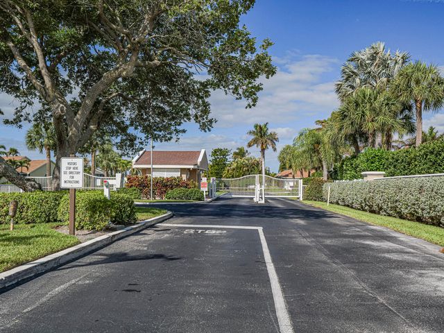 3206 S Lakeview Circle 1206, Hutchinson Island, FL 34949