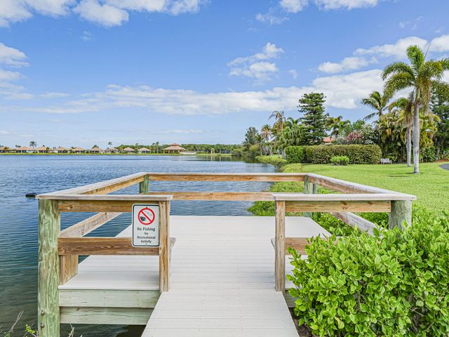3206 S Lakeview Circle 1206, Hutchinson Island, FL 34949