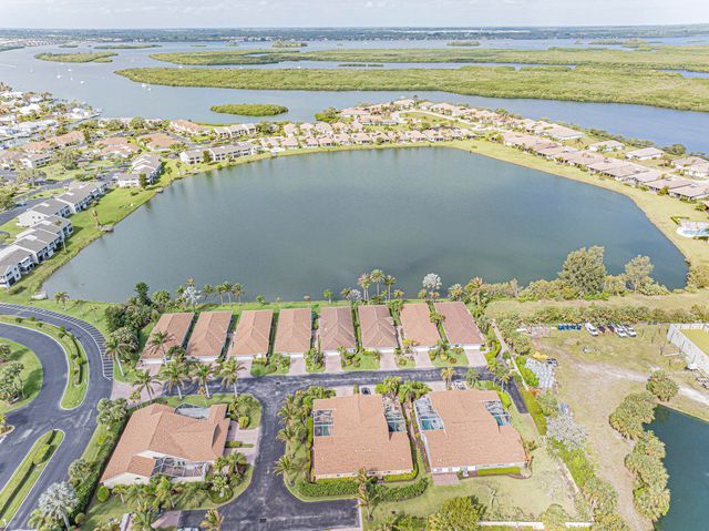 3206 S Lakeview Circle 1206, Hutchinson Island, FL 34949