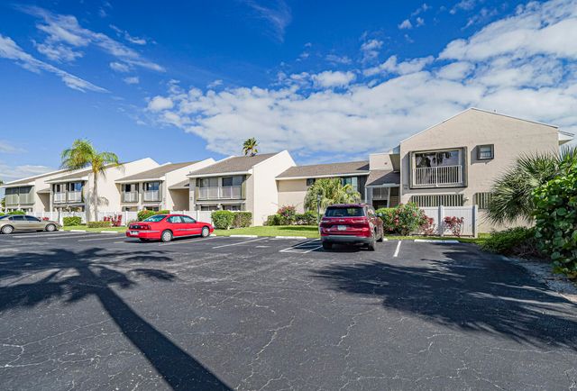 3206 S Lakeview Circle 1206, Hutchinson Island, FL 34949