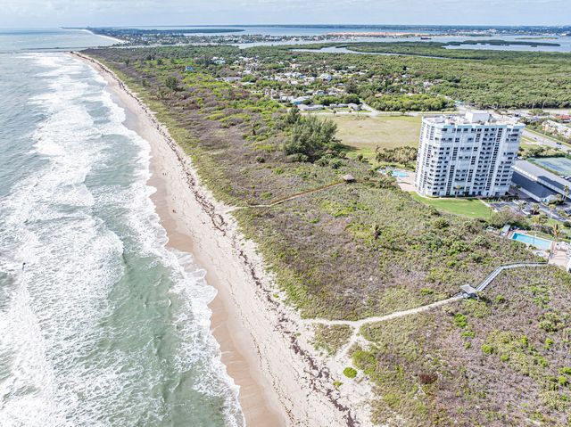 3206 S Lakeview Circle 1206, Hutchinson Island, FL 34949