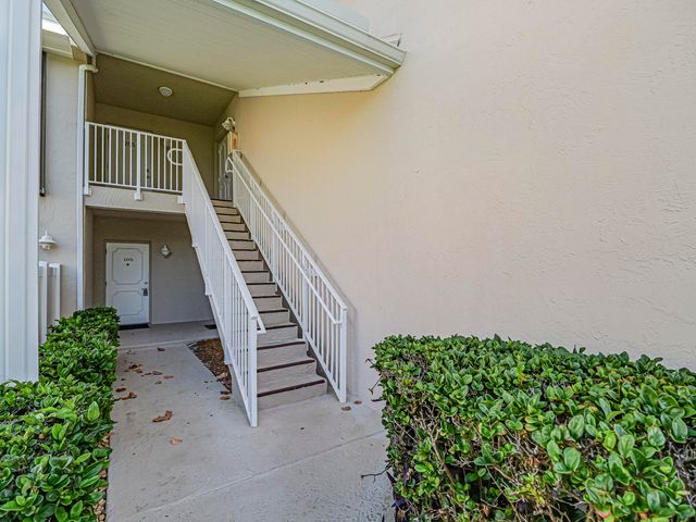 3206 S Lakeview Circle 1206, Hutchinson Island, FL 34949