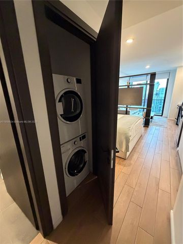 398 NE 5th St 4516, Miami, FL 33132