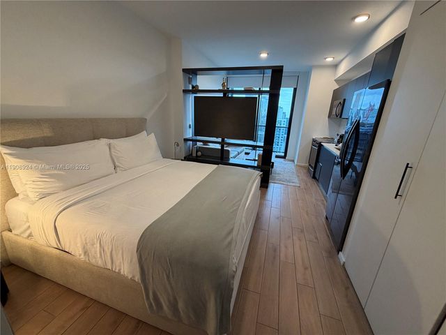 398 NE 5th St 4516, Miami, FL 33132