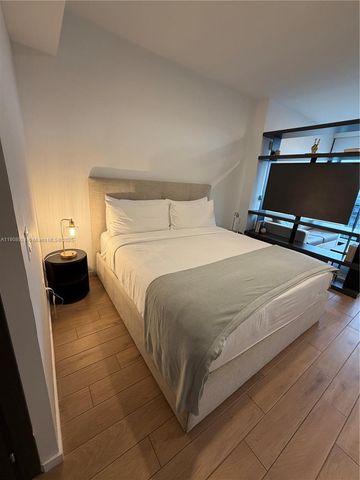 398 NE 5th St 4516, Miami, FL 33132