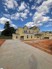 900 Cedarleaf Way, Simpsonville, SC 29681