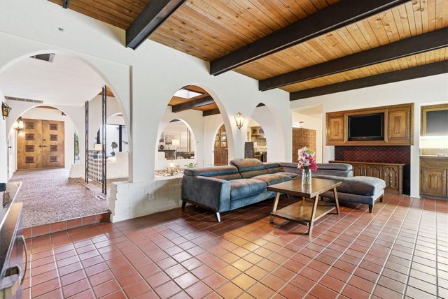 5101 N Pleasant Avenue, Fresno, CA 93711