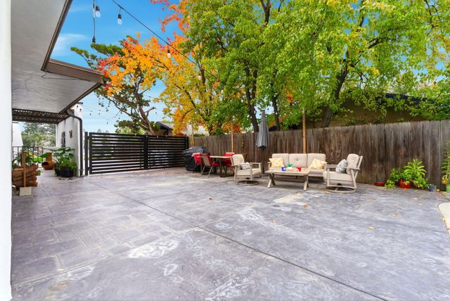 5101 N Pleasant Avenue, Fresno, CA 93711