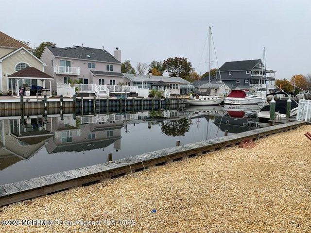 87 Captains Court, Brick, NJ 08723
