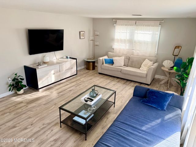 87 Captains Court, Brick, NJ 08723