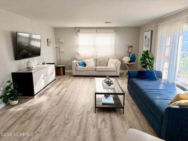 87 Captains Court, Brick, NJ 08723