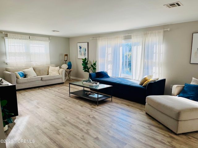 87 Captains Court, Brick, NJ 08723
