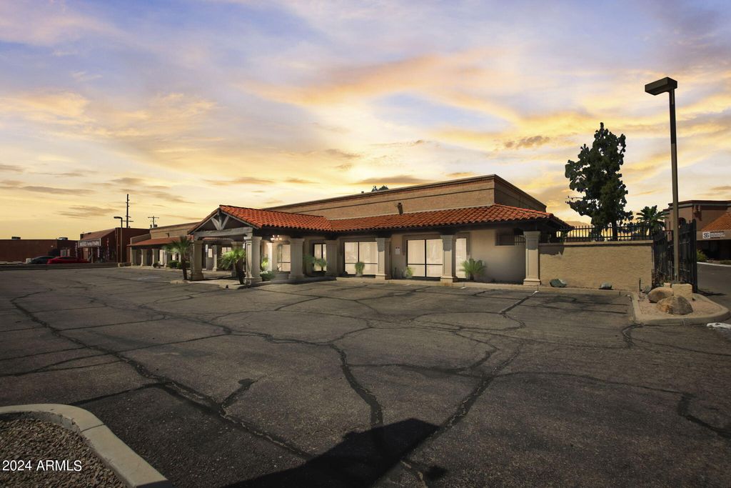 260 N GILBERT Road, Mesa, AZ 85203 — exterior