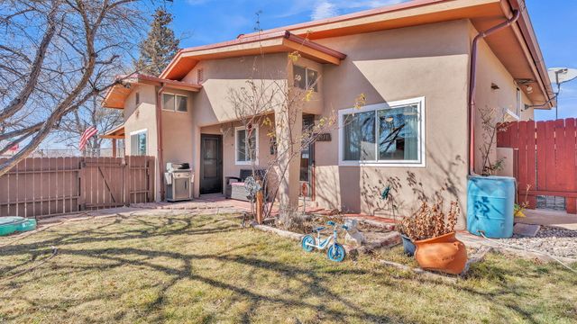 2913 Calle De Oriente, Santa Fe, NM 87507