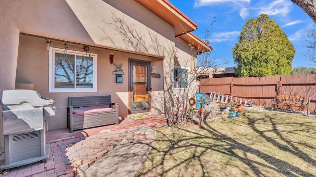 2913 Calle De Oriente, Santa Fe, NM 87507
