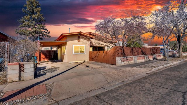 2913 Calle De Oriente, Santa Fe, NM 87507