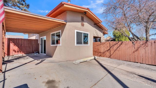 2913 Calle De Oriente, Santa Fe, NM 87507
