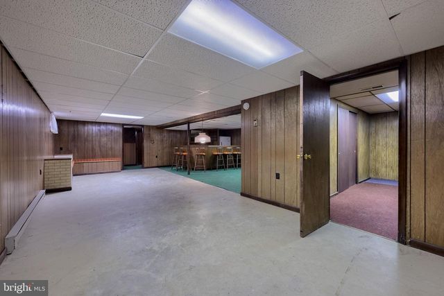 404 WINDY TOR RD, Leola, PA 17540