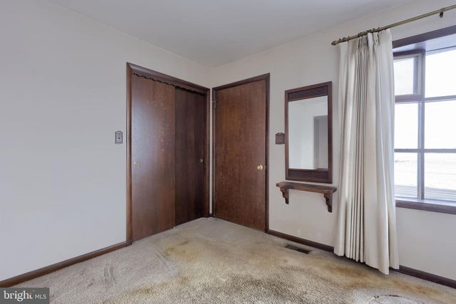 404 WINDY TOR RD, Leola, PA 17540