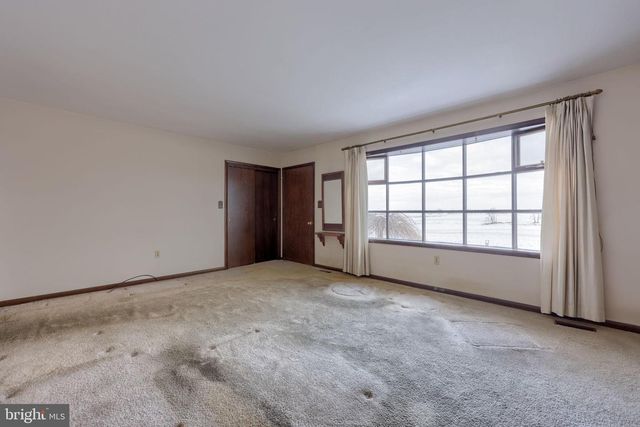 404 WINDY TOR RD, Leola, PA 17540