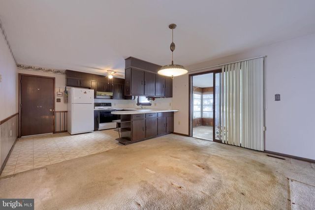 404 WINDY TOR RD, Leola, PA 17540