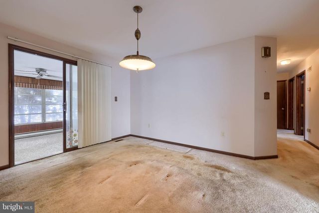 404 WINDY TOR RD, Leola, PA 17540