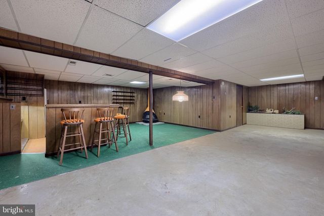 404 WINDY TOR RD, Leola, PA 17540