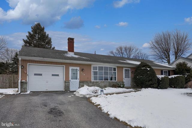 404 WINDY TOR RD, Leola, PA 17540