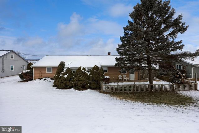 404 WINDY TOR RD, Leola, PA 17540