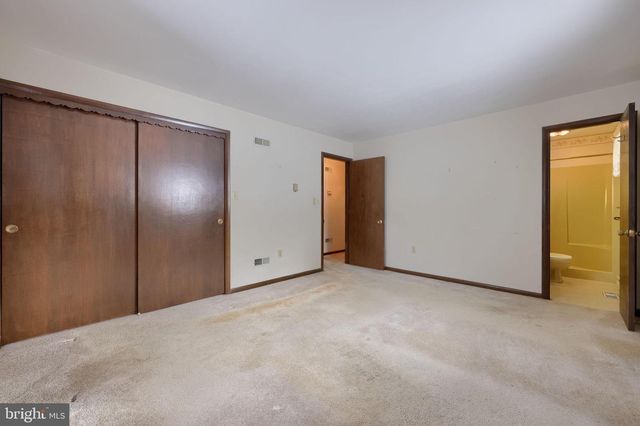 404 WINDY TOR RD, Leola, PA 17540