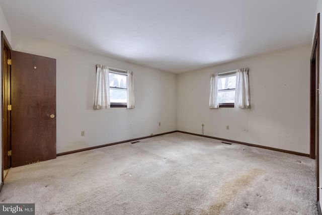 404 WINDY TOR RD, Leola, PA 17540