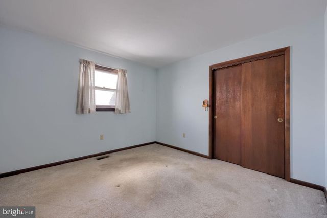 404 WINDY TOR RD, Leola, PA 17540