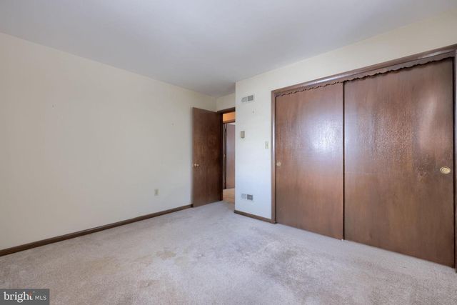 404 WINDY TOR RD, Leola, PA 17540