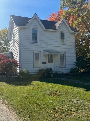 737 E Grant Highway, Marengo, IL 60152