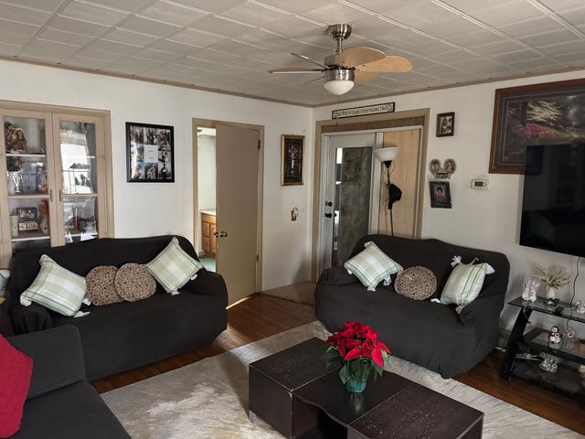 737 E Grant Highway, Marengo, IL 60152