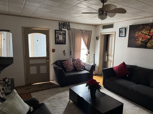 737 E Grant Highway, Marengo, IL 60152