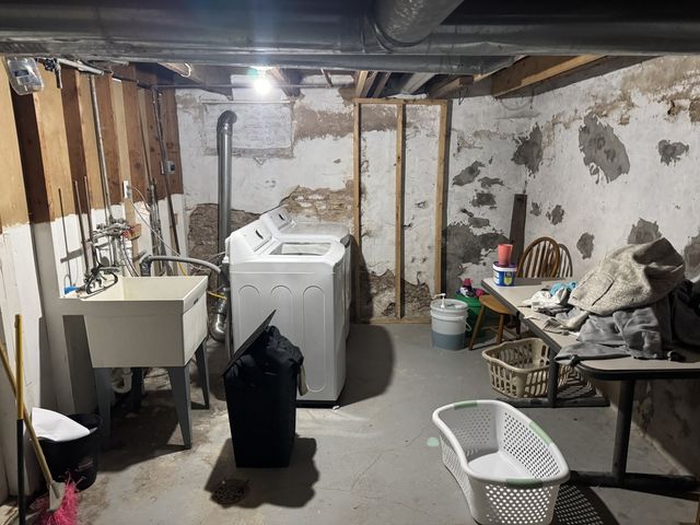 737 E Grant Highway, Marengo, IL 60152