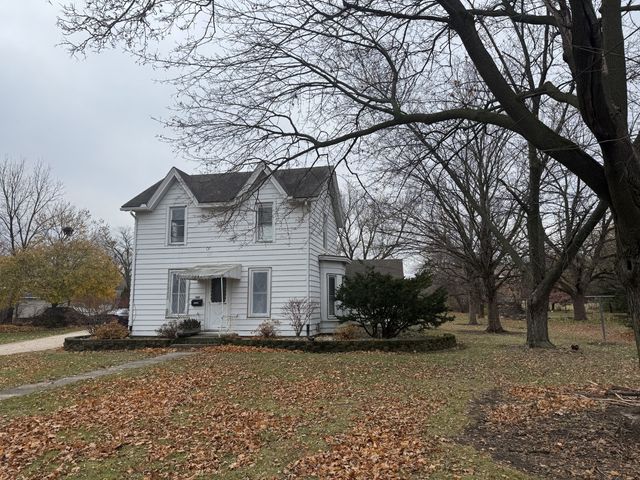 737 E Grant Highway, Marengo, IL 60152