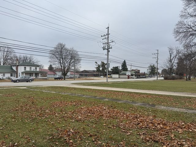 737 E Grant Highway, Marengo, IL 60152