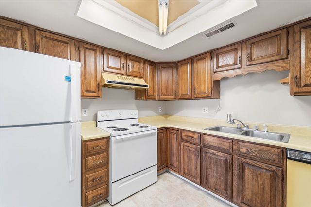 700 S Dakota Avenue 109, Ames, IA 50014