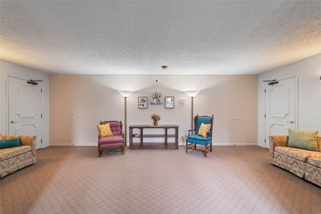 700 S Dakota Avenue 109, Ames, IA 50014