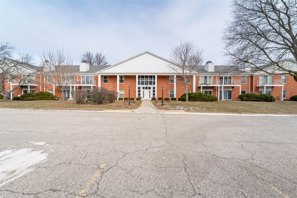 700 S Dakota Avenue 109, Ames, IA 50014