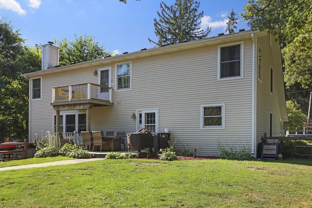 614 Indian Point ROAD, Twin Lakes, WI 53181