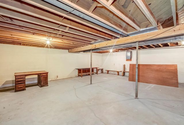 136 Pin Oak Drive, Lancaster, KY 40444