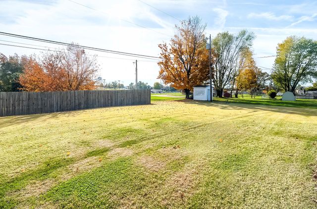 136 Pin Oak Drive, Lancaster, KY 40444