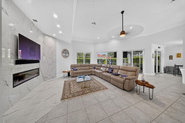 7690 La Corniche Circle, Boca Raton, FL 33433