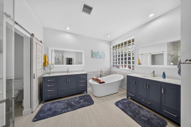 7690 La Corniche Circle, Boca Raton, FL 33433