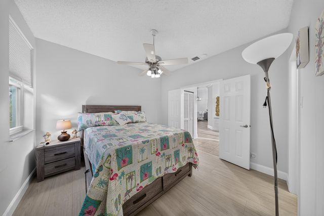 7690 La Corniche Circle, Boca Raton, FL 33433